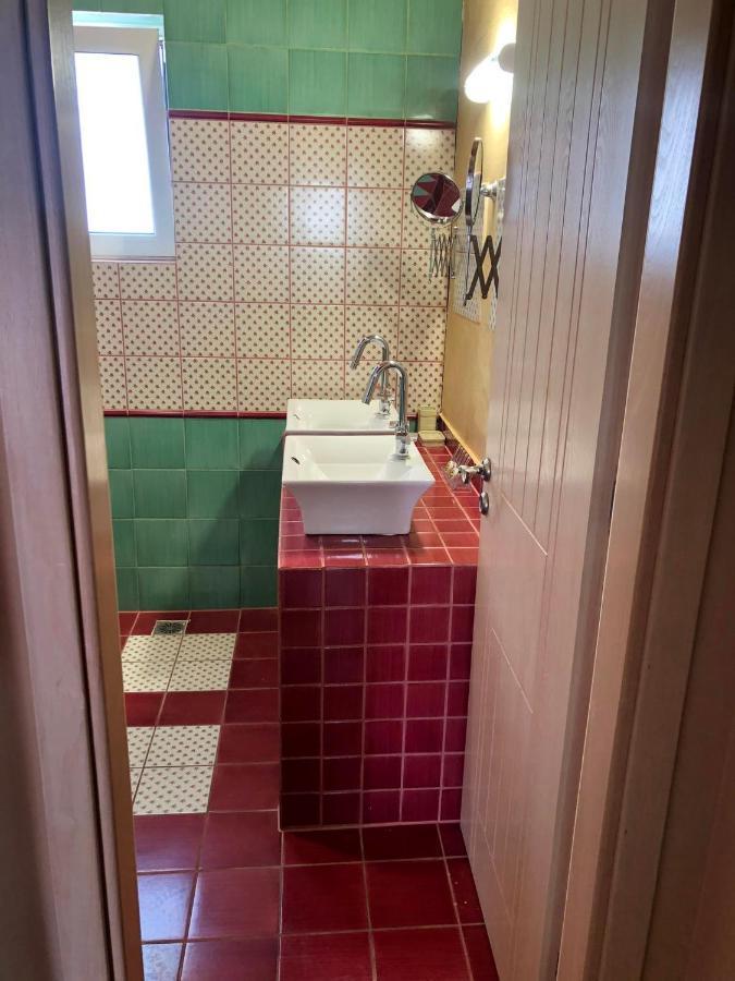 Pink House Apartment Palaiochora Luaran gambar